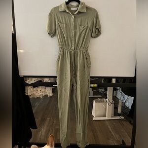 A sage green jumpsuit from Sincerely Jules in a size extra small